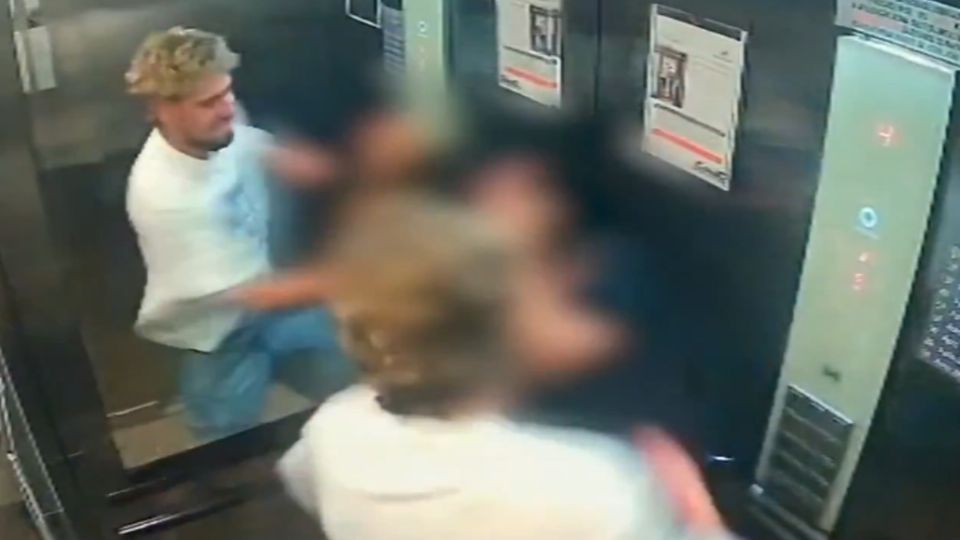 Turista estadounidense golpea brutalmente a su novia, quien lo defiende. Fue arrestado y puesto en libertad bajo caución.