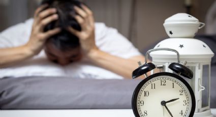 Esta es la vitamina clave para combatir el cansancio y dormir mejor, según especialistas