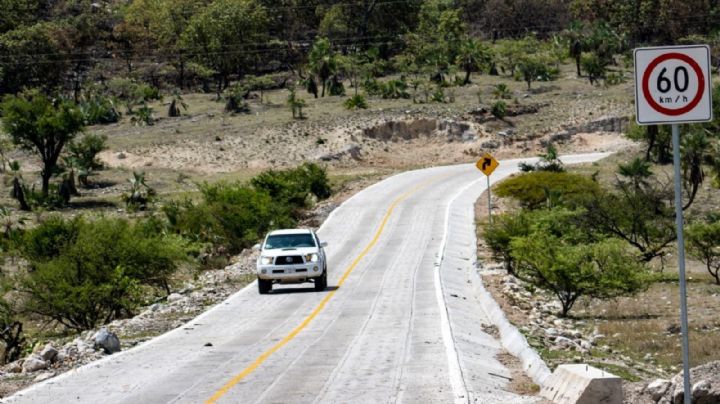 Guerrero fortalece su conectividad con 665 km de nuevos caminos artesanales
