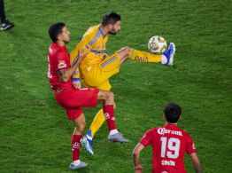 Reclaman ex árbitros un penal a favor de Tigres en la Final de Ida ante Toluca