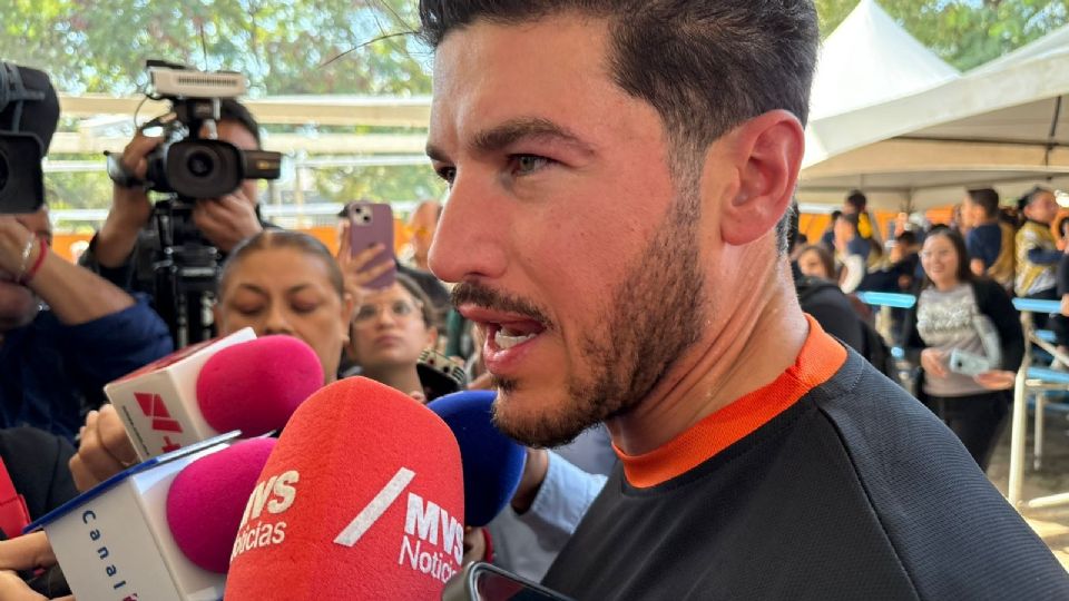 Samuel García afirmó que la infraestructura disponible impide un envío mayor de agua desde Nuevo León hacia Texas.