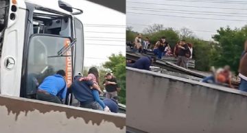 Camión urbano vuelca en Apodaca, Nuevo León y se reportan al momento 8 personas sin vida