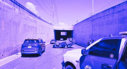 Volcadura en Lázaro Cárdenas deja un joven lesionado en Monterrey