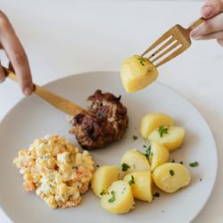 Ansiedad y comida: la técnica mental para romper el ciclo del hambre emocional