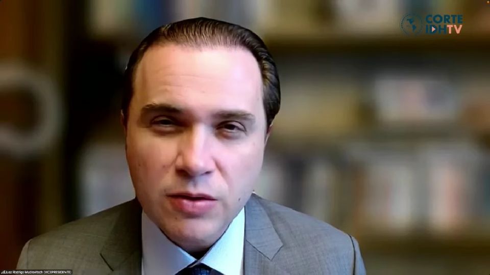 Además, debe realizar un acto público de reconocimiento de responsabilidad internacional.