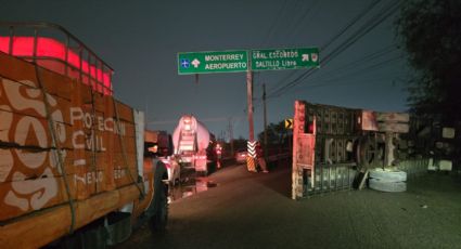 Volcadura de tráiler en la Carretera a Laredo deja un lesionado en Apodaca