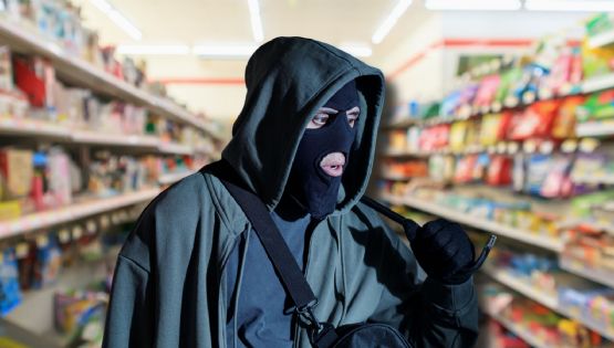 Hombre que intentó robar tienda en Chimalhuacán es golpeado y detenido por empleados