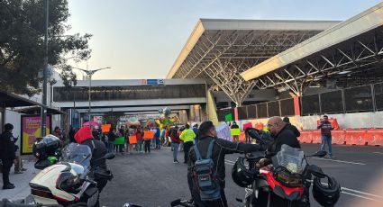 Policías impiden marcha sobre calzada San Antonio Abad y repliegan a manifestantes