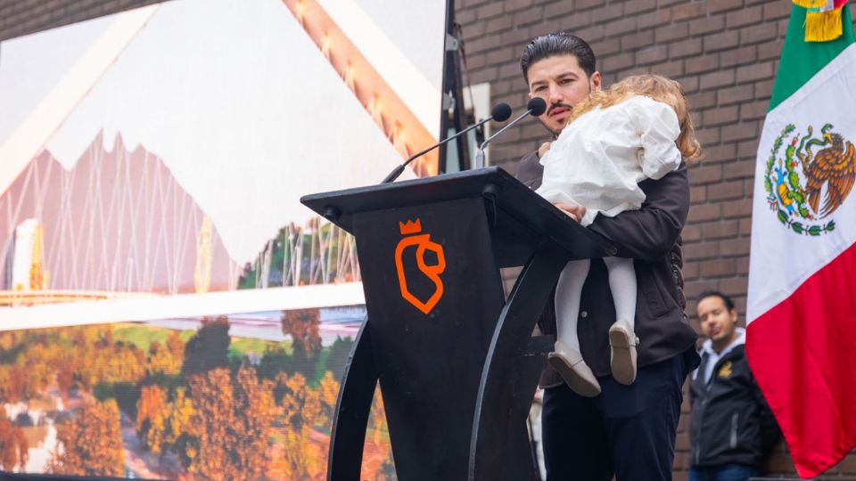 El gobernador Samuel García dio inicio a la construcción del Puente de la Virgen, que mejorará la conectividad sobre el Río Santa Catarina.