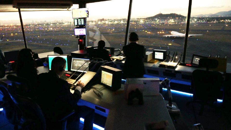 Controladores aéreos.