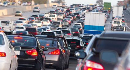 Reportan fuerte congestionamiento vial en el Centro de Monterrey