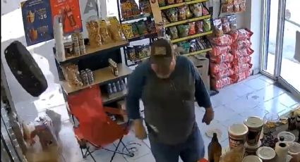 VIDEO | Llanta se desprende de auto, entra a una tienda y casi le quita la vida a persona en Nuevo León