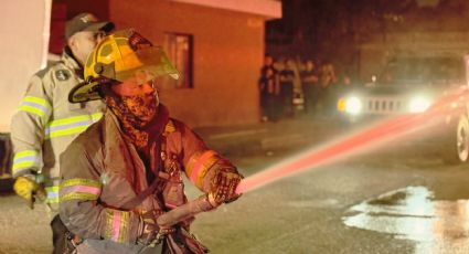 Incendio consume vivienda en la colonia Nueva Esperanza de Escobedo