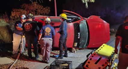 Dormita al volante y vuelca en la Carretera a Reynosa, en Cadereyta