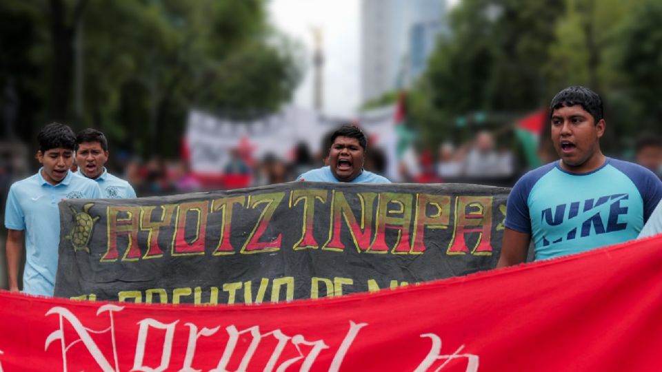 A más de once años de la desaparición de los 43 normalistas de Ayotzinapa, las familias reiteran que no buscan venganza, sino verdad, justicia y respuestas.