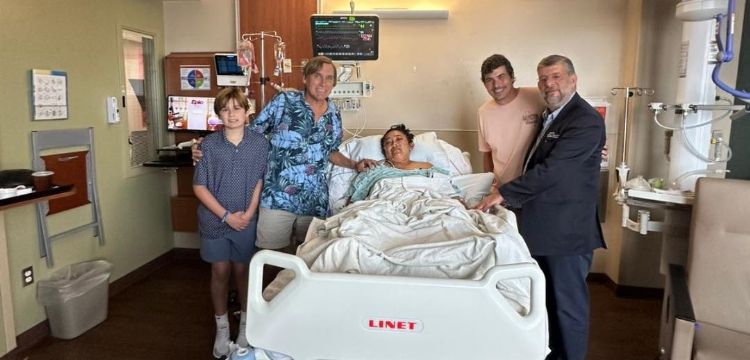 Julia, mamá de menor que falleció en accidente aéreo de Galveston, está estable