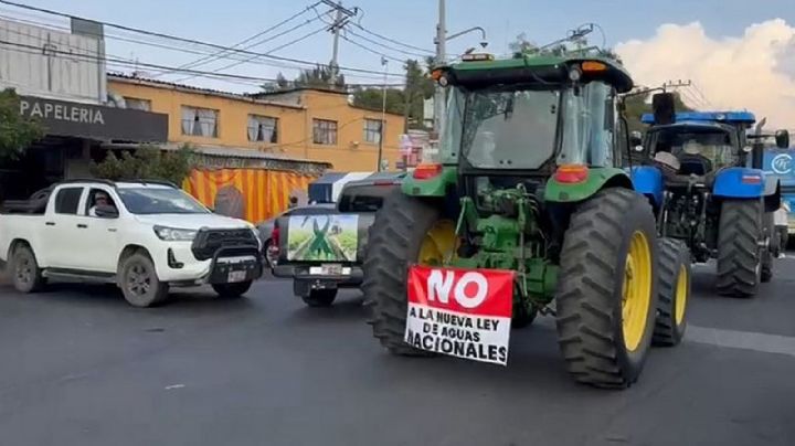 Con sus tractores y camionetas regresan agricultores a sus estados