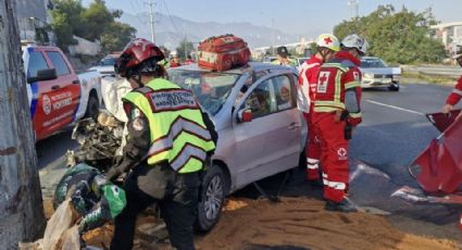 Buscan a mujer que ayudó a joven tras fuerte accidente en Morones Prieto