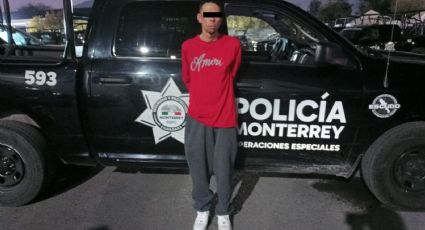 Detienen en Monterrey a motociclista con presunta droga tipo cristal en la colonia Bellavista