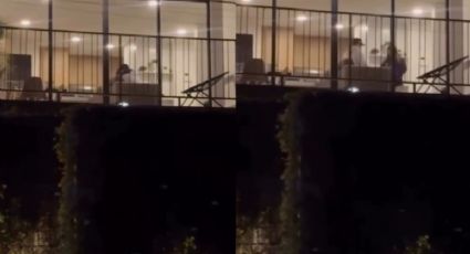VIDEO | Joven le lleva regalo de aniversario a su novia y lo cacha con otro desde la ventana