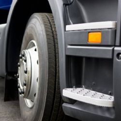 Tráiler mata a madre y causa fracturas a su niña en Azcapotzalco: Chofer huye