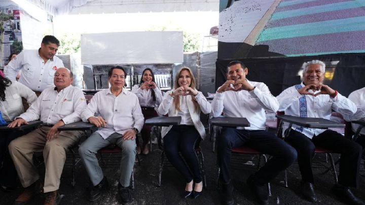 Encabezan Mario Delgado y Alejandro Armenta entrega de mobiliario a 100 planteles de Educación Básica