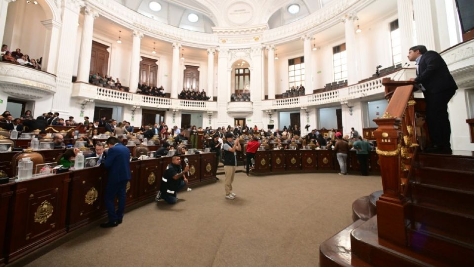 Acusan sobrerrepresentación en Congreso de la CDMX.