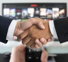 'Lo peor que le podría pasar a la industria es que Warner vaya a dar a Netflix': Mauricio Cabrera