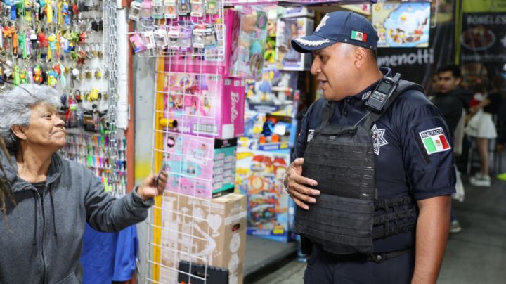 Ecatepec refuerza seguridad en tianguis navideños con operativos diarios para proteger a miles de familias