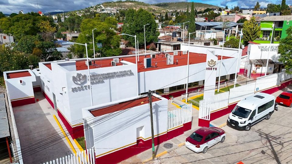 El Hospital Regional del ISSSTE en Oaxaca mantiene su operación continua pese a manifestaciones.