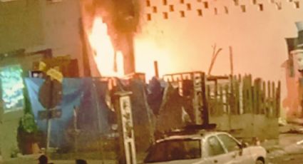 Incendio en vivienda de Pesquería deja dos personas sin vida en Villa Regina