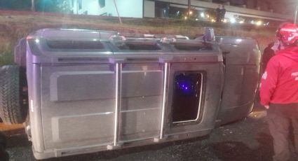 Volcadura de camioneta Hummer en Monterrey moviliza a corporaciones