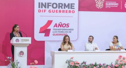 Evelyn Salgado acompaña a Liz Salgado en su 4to informe al frente del DIF Guerrero