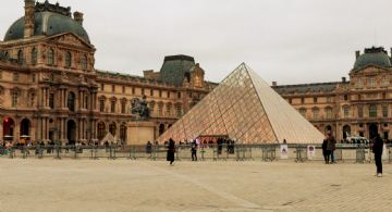 Museo de Louvre: Fuga de agua causa daños a más de 400 obras, algunas quedan 'irrecuperables'