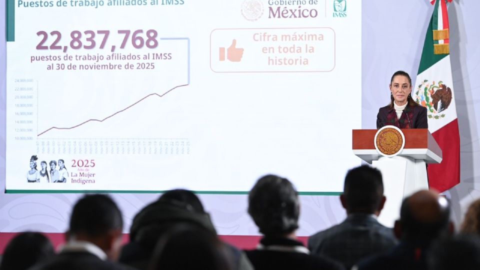 La presidenta Claudia Sheinbaum dio a conocer el dato de empleo ante el IMSS correspondiente a noviembre.
