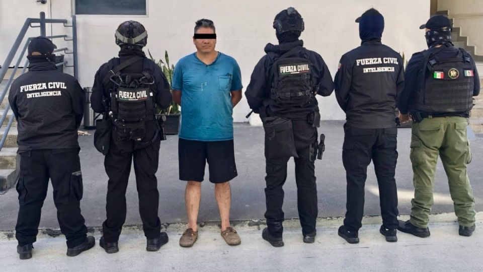 Fuerza Civil arrestó en Cadereyta a un hombre con órdenes de aprehensión por homicidio y feminicidio.