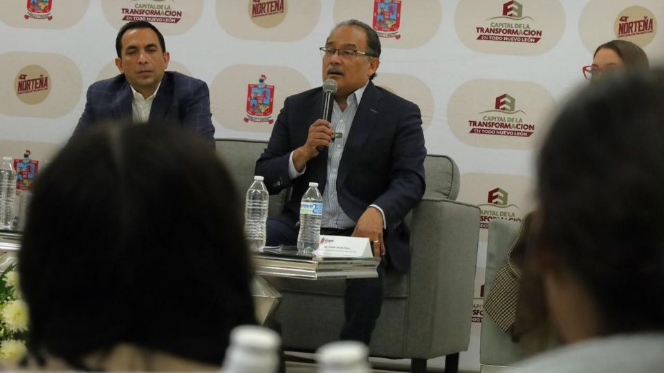 Autoridades de Escobedo dialogan con estudiantes del CBTIS 258 para impulsar la cultura anticorrupción y la transparencia.