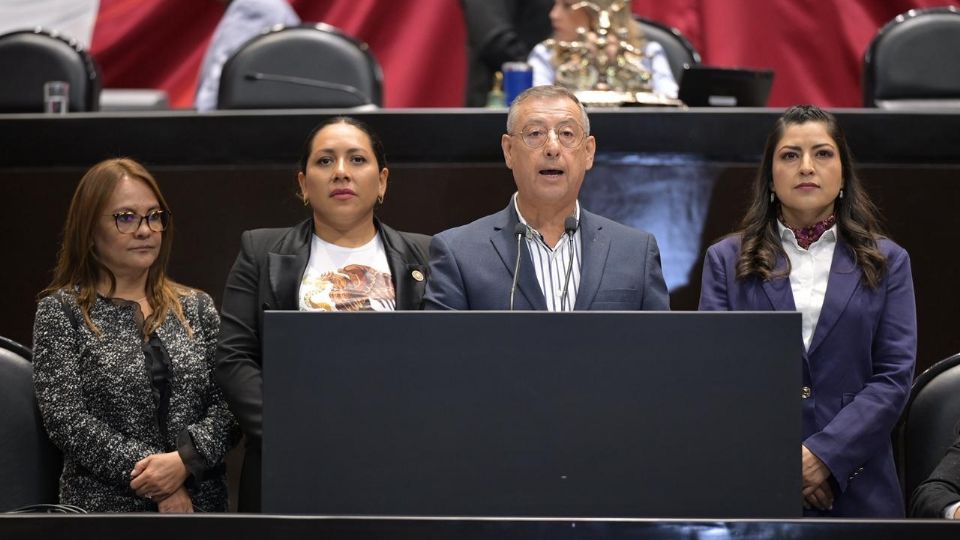 Las conductas en las que incurrió el diputado Zenteno Santaella, son violencia verbal y simbólica.