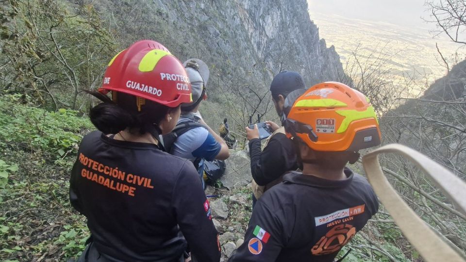 Luego intensas labores de búsqueda, las autoridades encontraron un cuerpo en el cerro de Las Mitras.