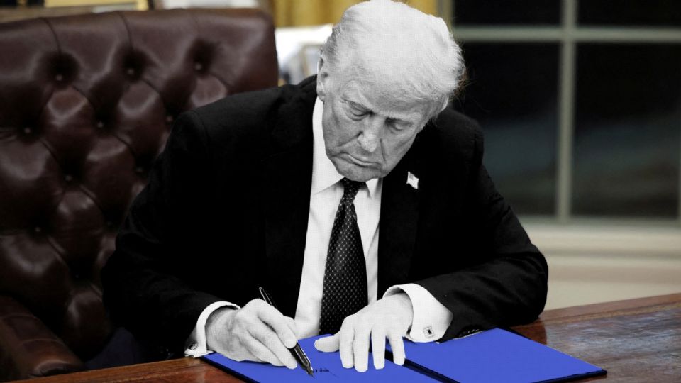 Donald Trump firma aranceles.