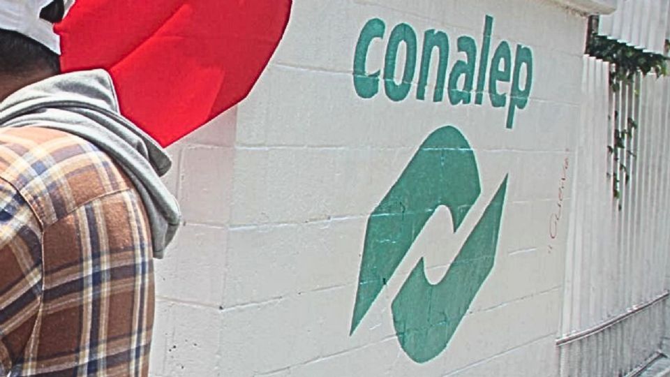 Docentes del Conalep no descartan irse a huelga.