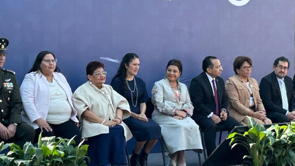 En el evento estuvieron presentes tanto la jefa de Gobierno, Clara Brugada, como la fiscal Bertha María Alcalde Luján, entre otros funcionarios.