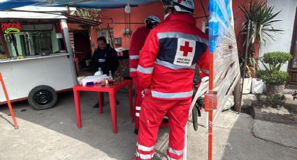 Camioneta impacta puesto de tacos en Monterrey y deja una persona lesionada