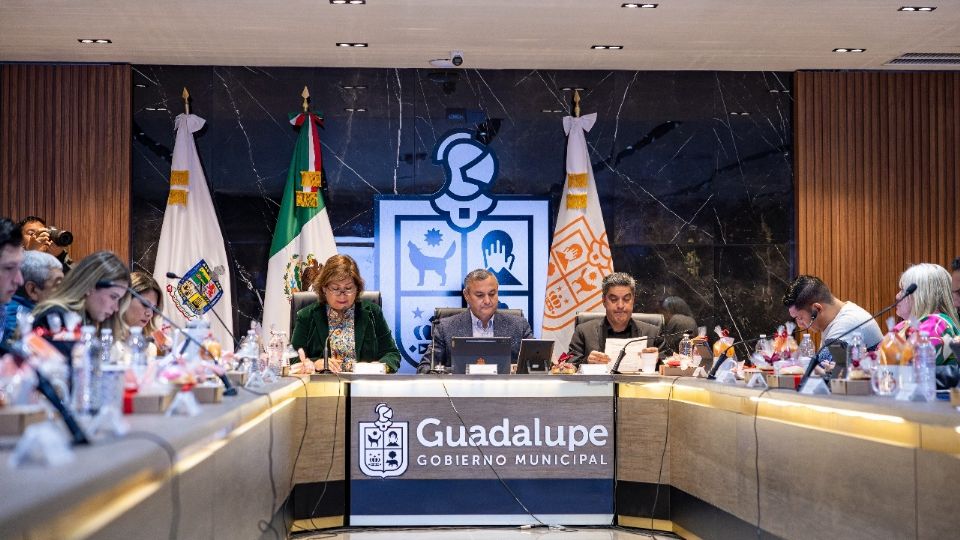 Vecinos de El Pozo y Cerro Verde recibirán sus escrituras tras la aprobación del Cabildo de Guadalupe.