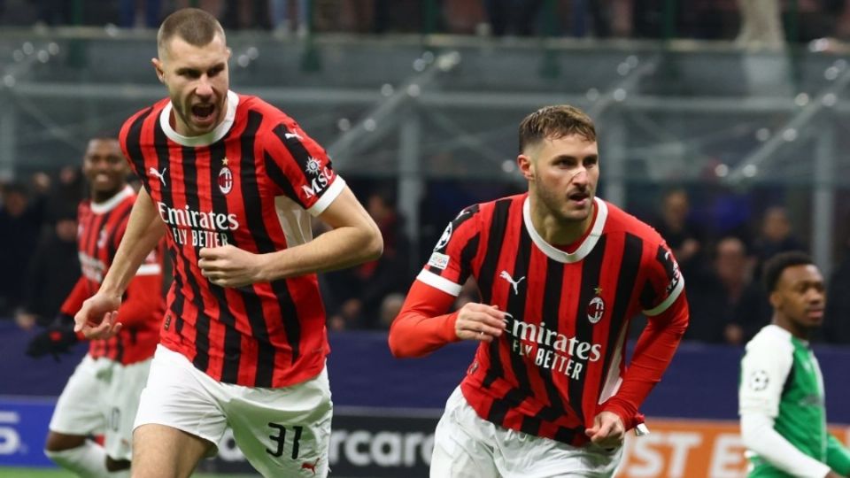 Santiago Giménez ya se hizo presente al anotar en el playoff de vuelta ante Feyenoord.