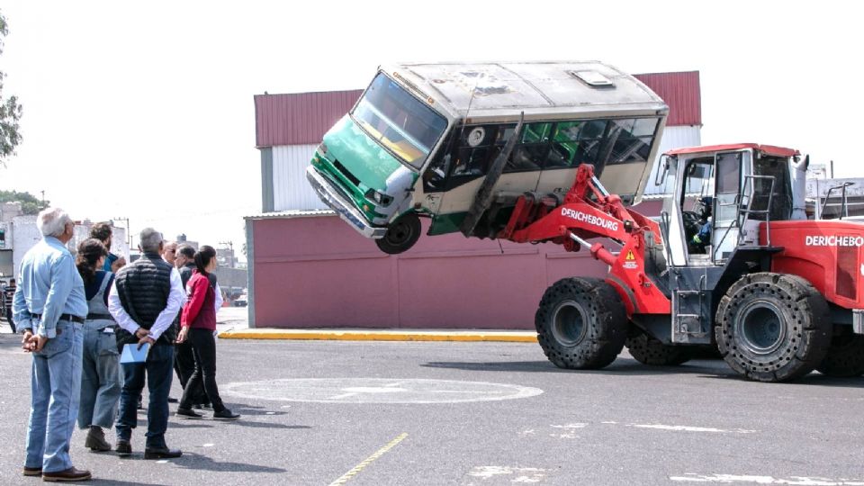 Actualmente aún existen alrededor de 2 mil microbuses circulando por las calles de la Ciudad de México.