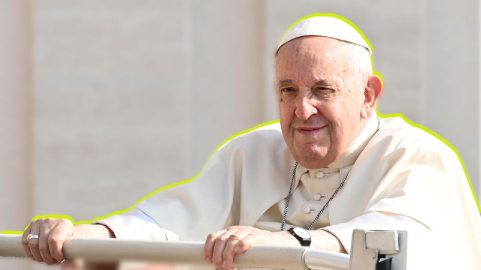 El Vaticano ha informado que el Papa Francisco sigue 'alerta' y ha pasado el día 'sentado en su sillón', aunque con mayores molestias que jornadas anteriores.