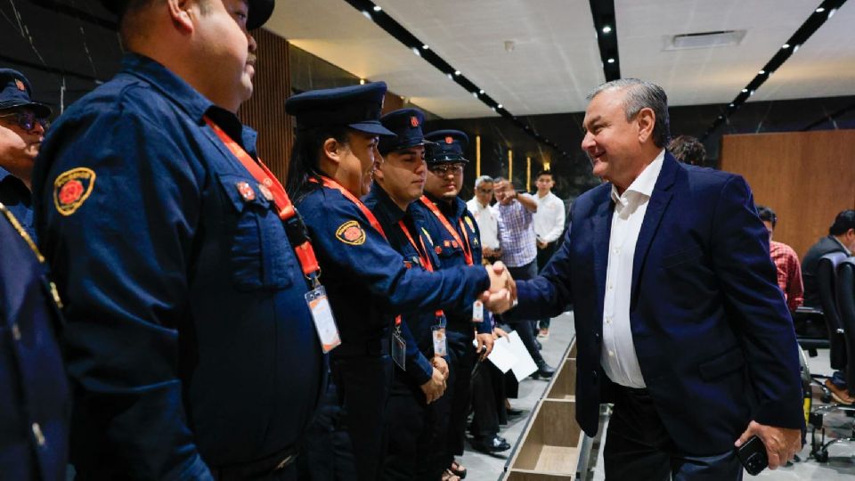 El Patronato de Bomberos de Guadalupe recibirá 75 mil pesos mensuales durante un año para fortalecer su capacidad operativa y atención de emergencias.