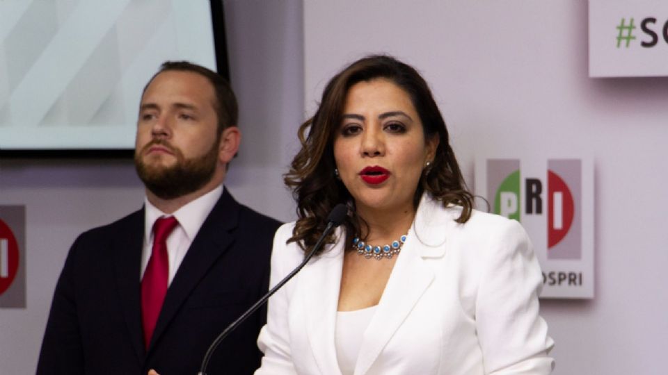 La iniciativa prevé integrar el principio de paridad de género como criterio para nombrar a embajadores y demás integrantes del Servicio Exterior Mexicano.