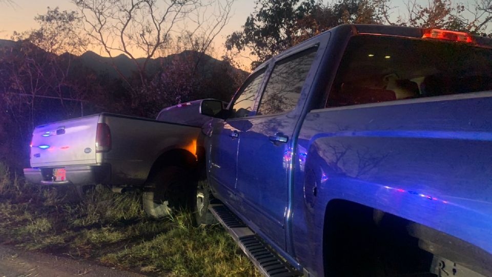 Elementos de emergencia atendieron el choque en la carretera Los Cavazos - San Mateo.